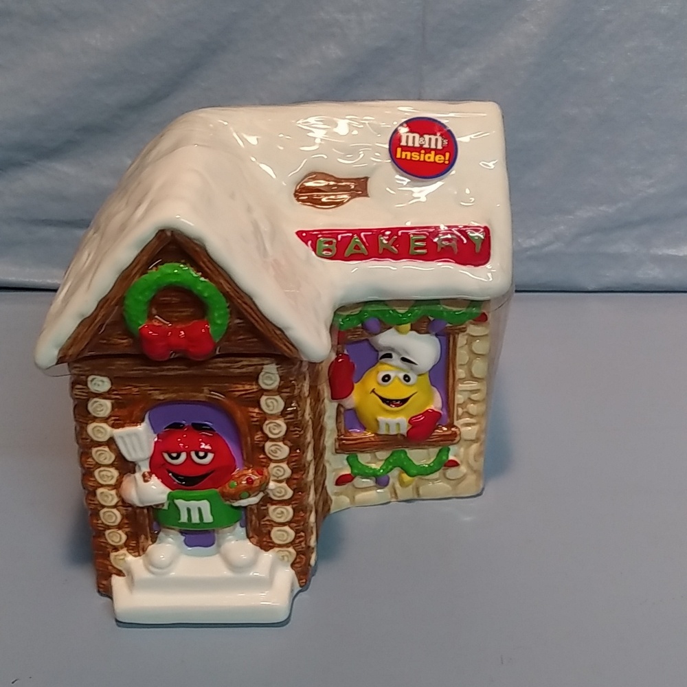 2003 M&M’s Bakery Christmas Cookie Jar Log Cabin New & Sealed